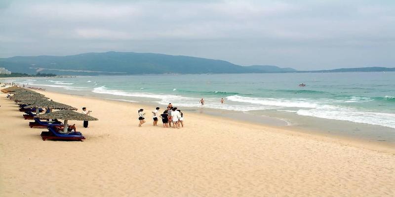 青岛海滨浴场(青岛海底世界表演时间表)