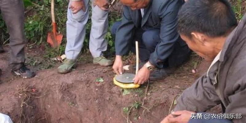 村上的人死了,开个追悼会,以寄托我们的哀思(农村祭奠仪式)