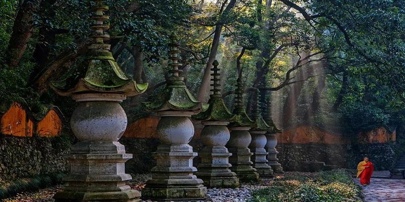 江南百景图桃花村算卦摊在哪(这座夏天26度的浙江避暑小城)