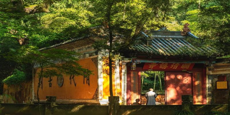 江南百景图桃花村算卦摊在哪(这座夏天26度的浙江避暑小城)