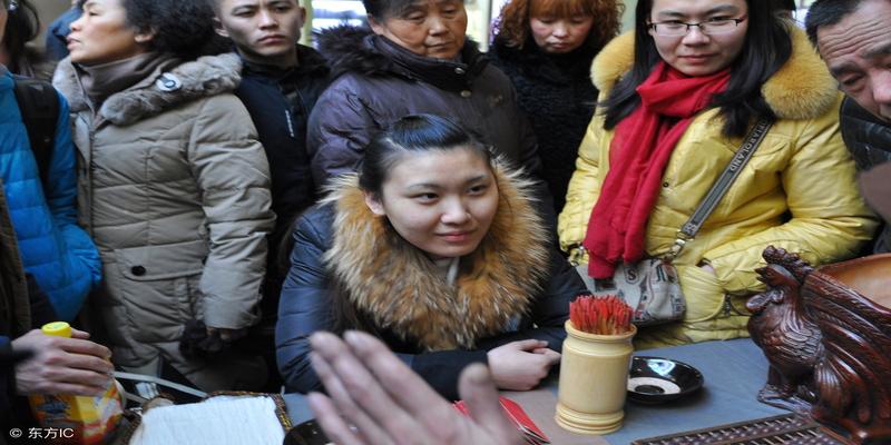 算卦说命里没有女孩准吗(“一年算得三次命)